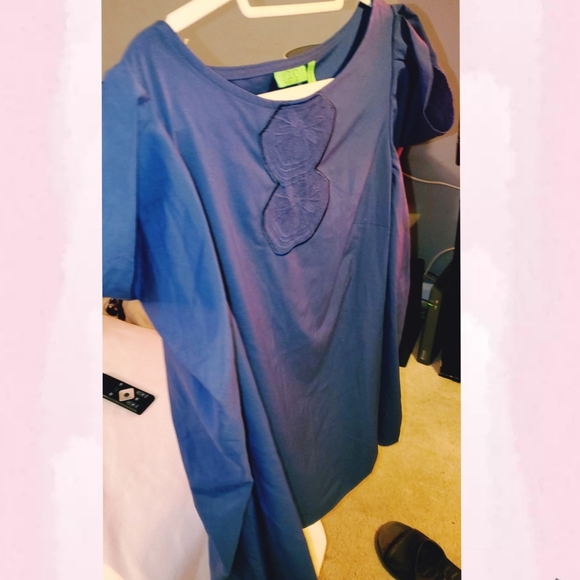 NWOT LOGO Instant Chic cold sholder flowy blouse - Picture 7 of 9